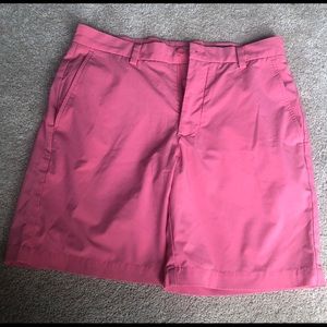 Vineyard Vines 9 inch performance short - size 30
